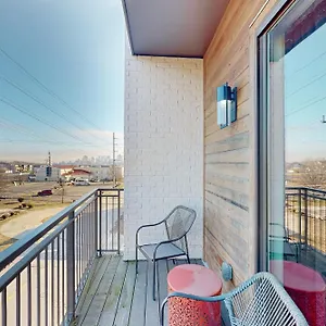 stay-awhile-in-music-city-302.nashville-hotels.org/